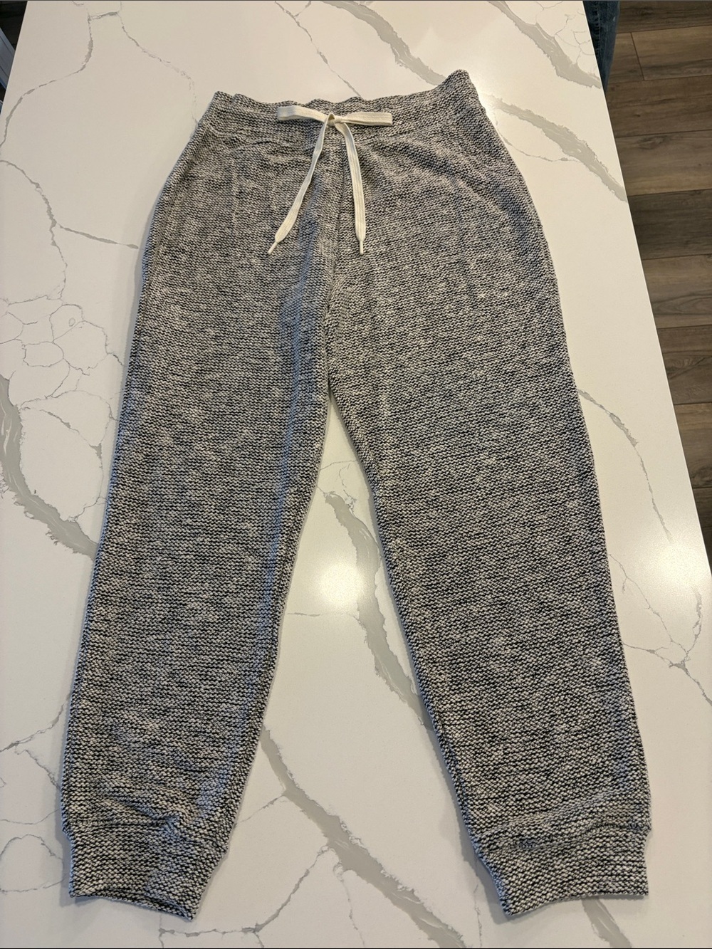 Offline by Aerie Snowday Textured Woven Joggers ~ Large ~ Black\White